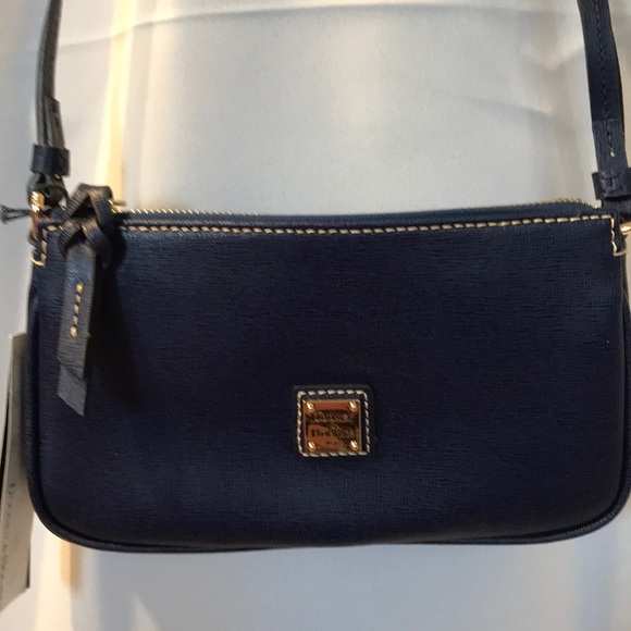 Dooney & Bourke Handbags - Dooney & Bourke Crossbody Lexi purse NWT